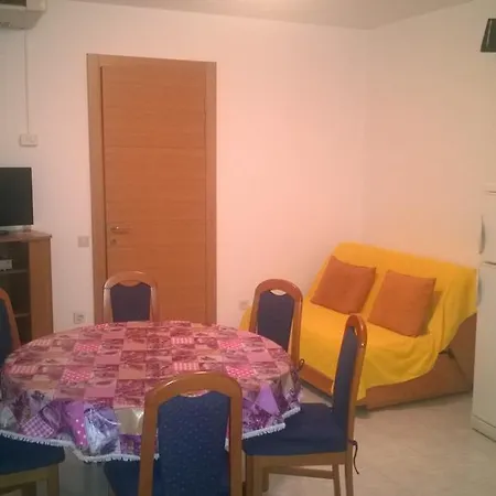 J&b House Hvar Apartament
