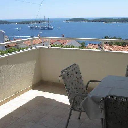 J&b House Hvar Apartment