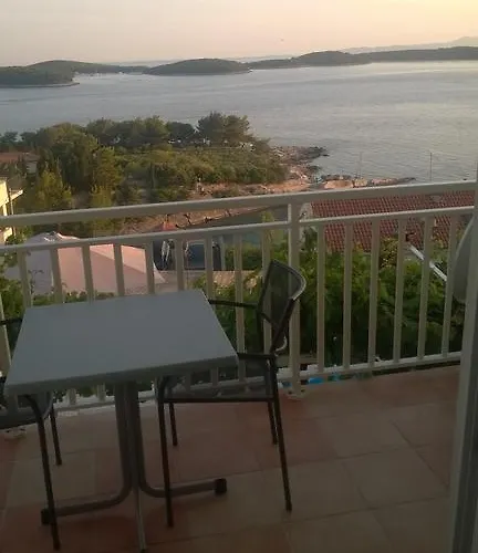 J&b House Hvar هفار