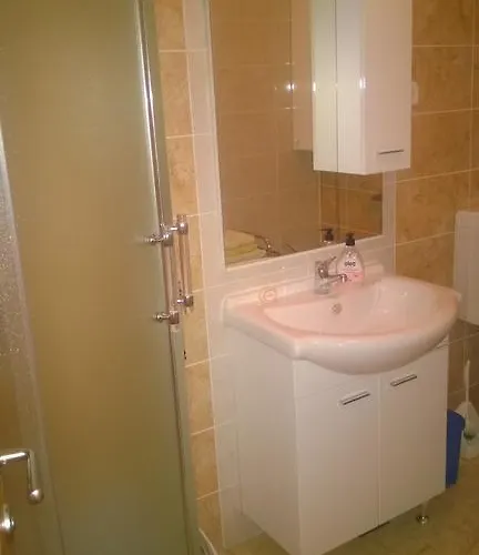 J&b House Hvar شقة