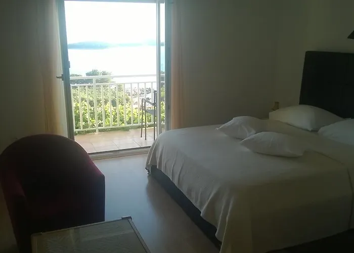 J&b House Hvar هفار