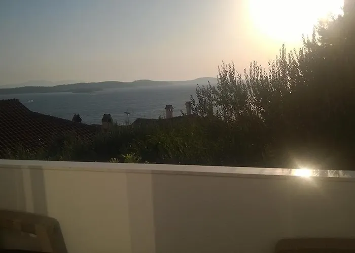 J&b House Hvar هفار