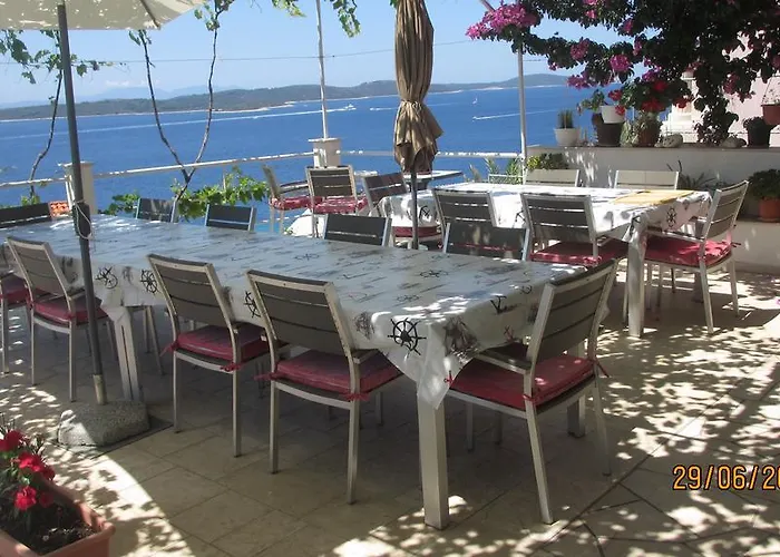 J&b House Hvar هفار