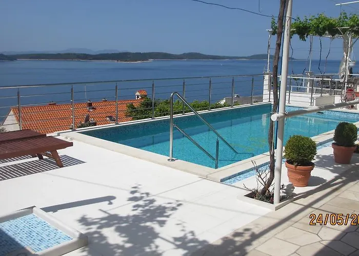 J&b House Hvar