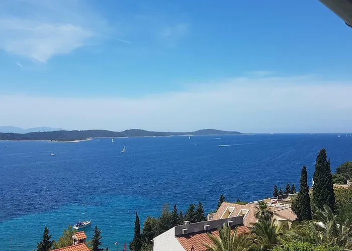 شقة J&b House Hvar